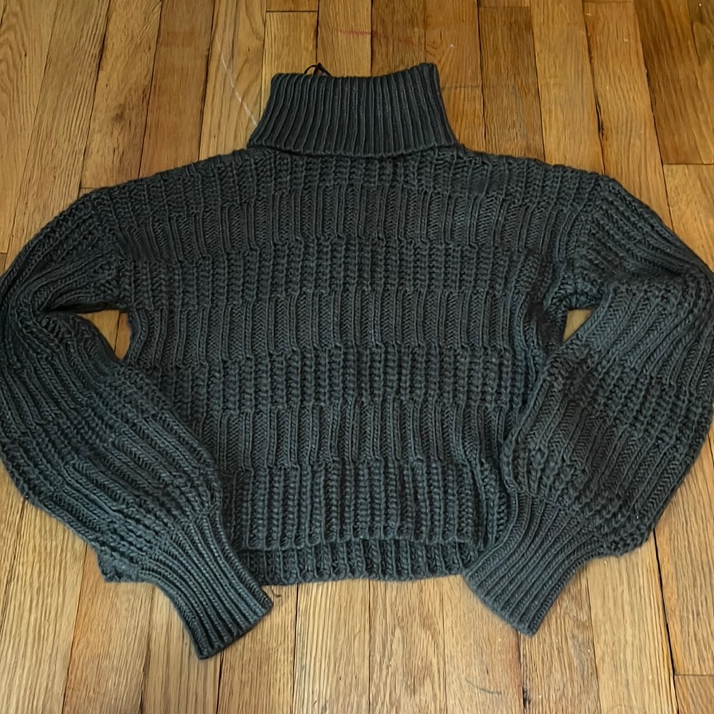 Aeropostale xs green stretchy turtle neck sweater